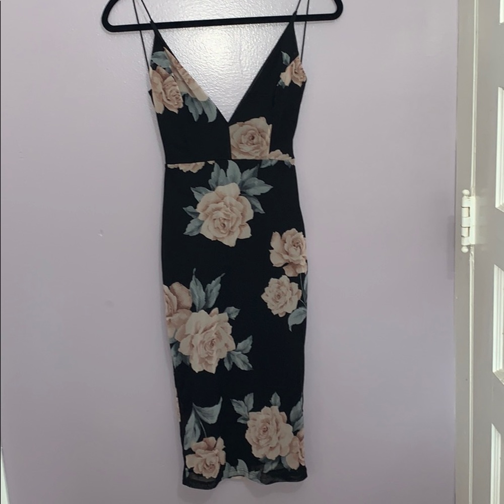 Black mini dress, perfect for a night out